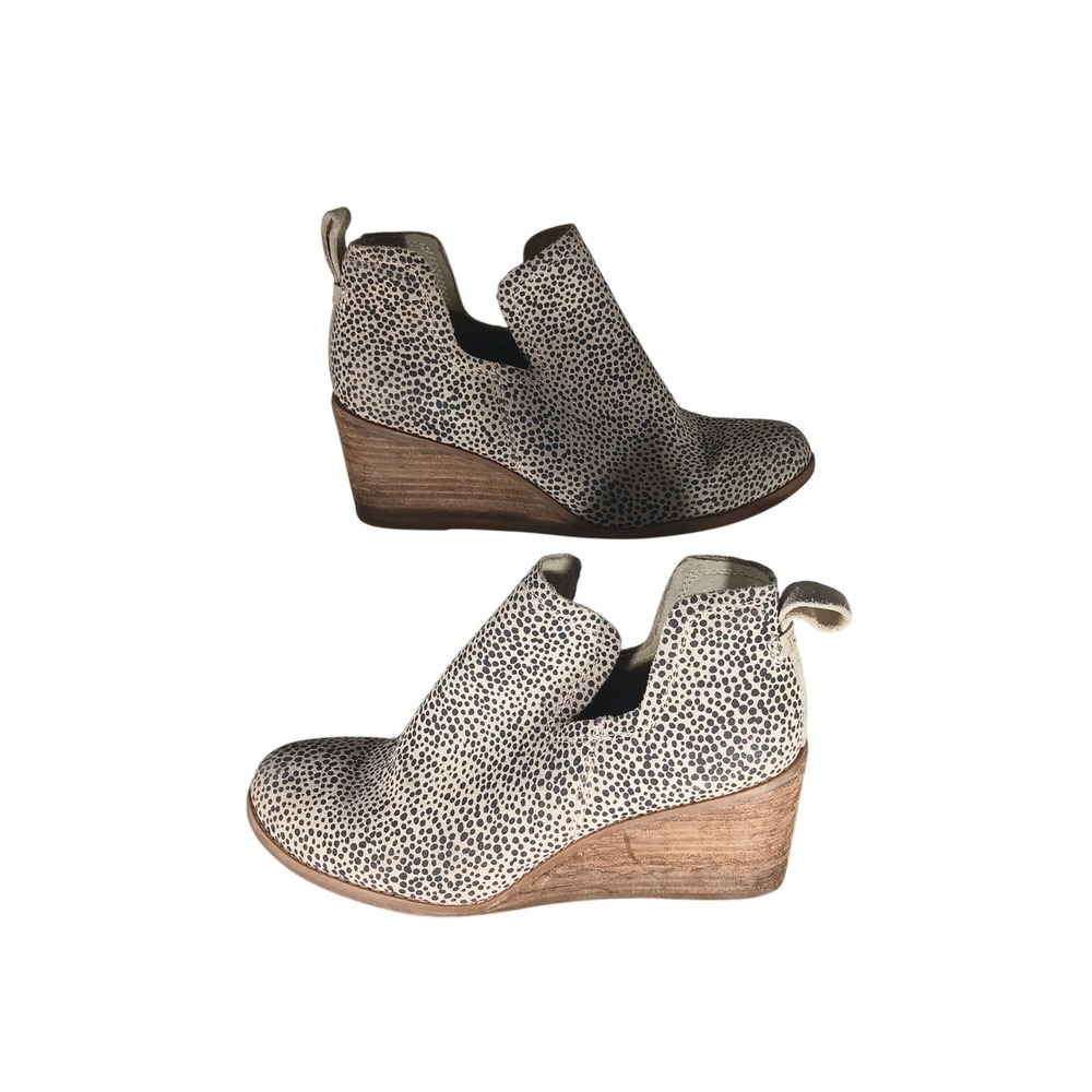 TOMS Wedge Booties 8.5 Cream Black Animal Print Spotted Hair-on-Hide Ankle Boots